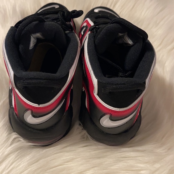 Amazon.com | Nike Air More Uptempo GS  Nike Air More Uptempo (GS)